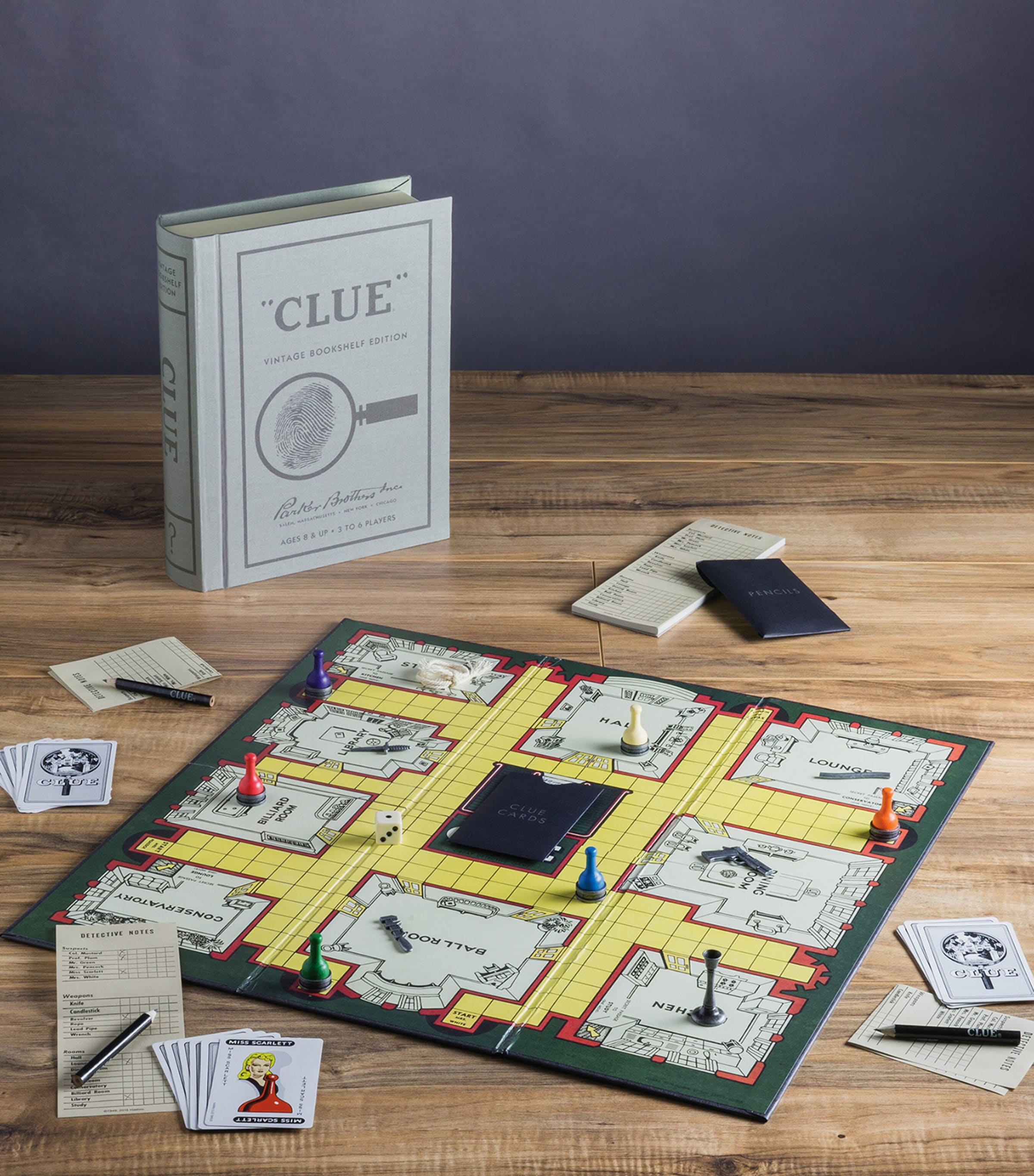 Cluedo Vintage Bookshelf board game (British brand)