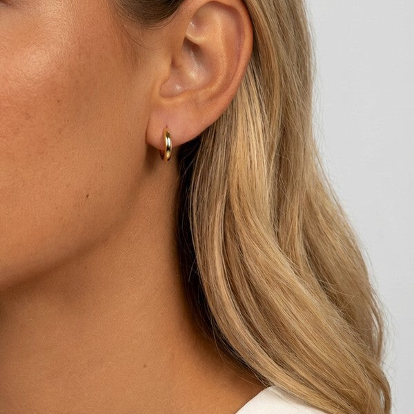 MUCHV huggie hoop earrings 18k gold 8mm - British product