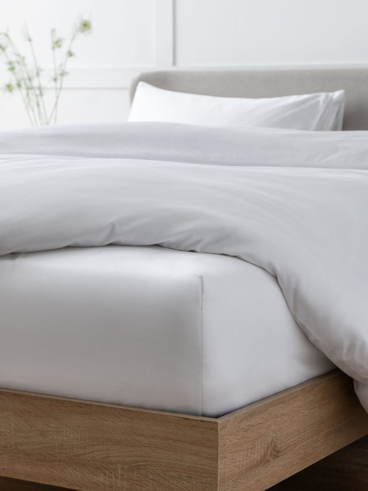 White Collection Luxe Egyptian cotton sateen deep fitted sheet (British brand)