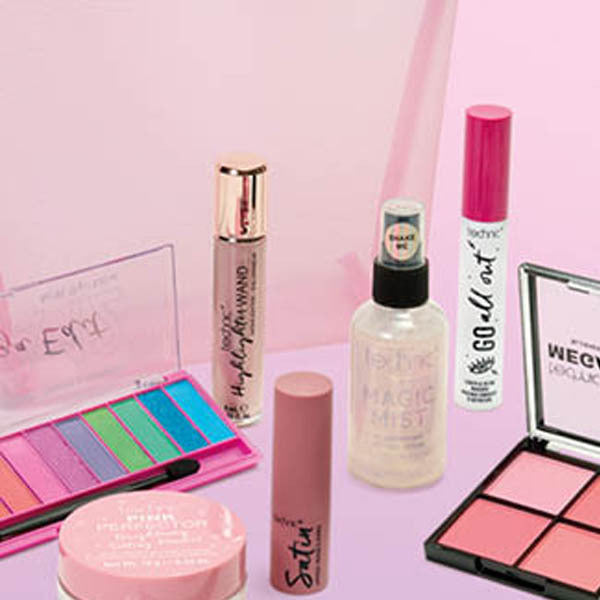 Technic Showstopper makeup kit in cosmetic bag - British product