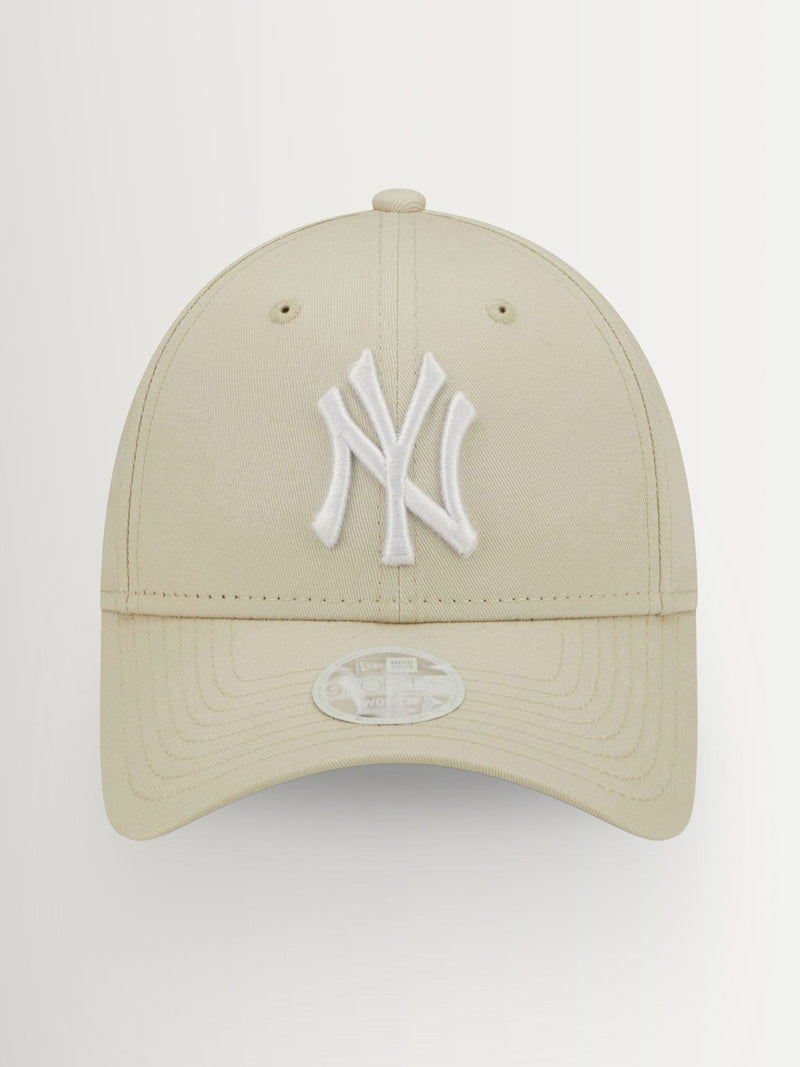 New Era cap Cream Dove New York Yankees 9FORTY (British brand)
