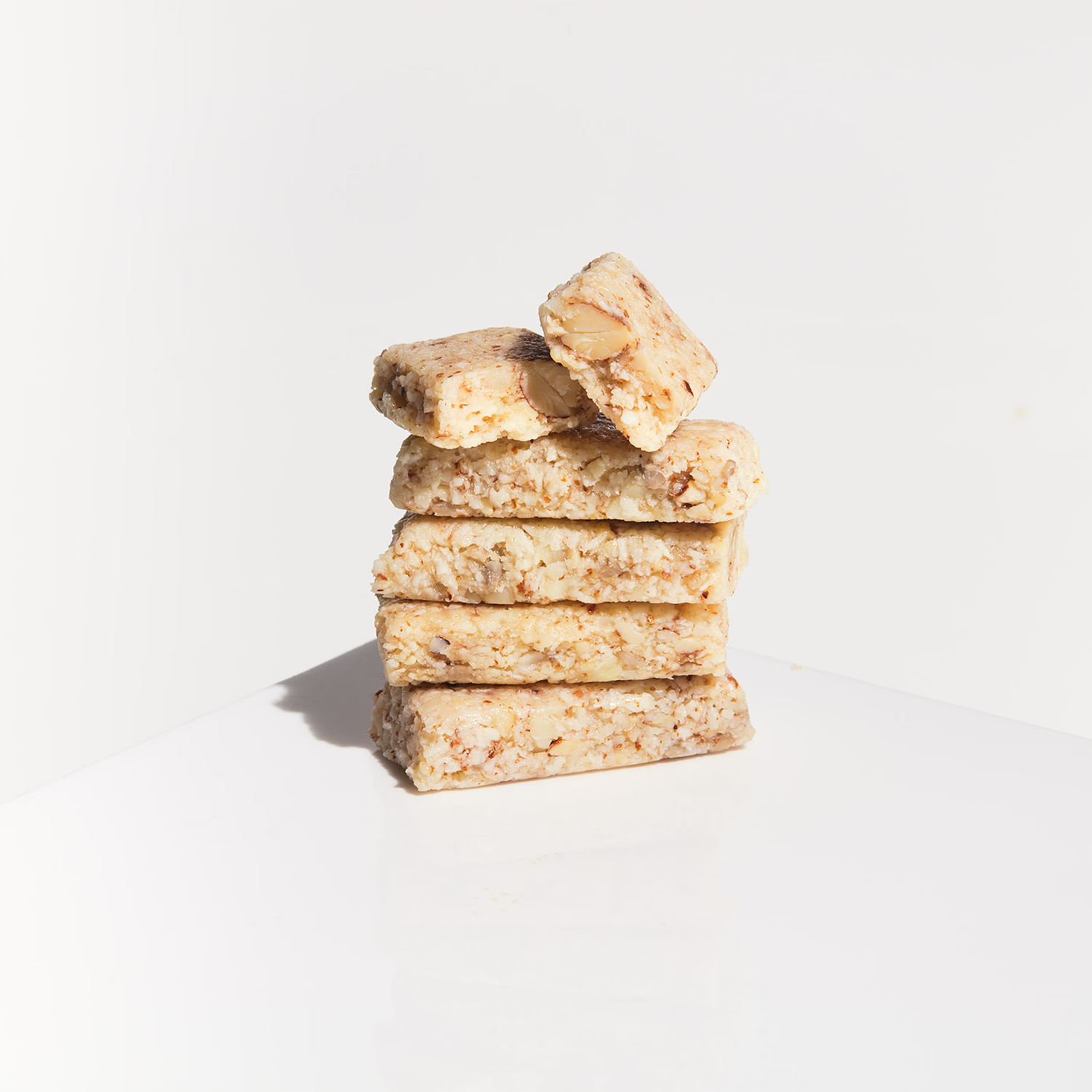 Coconut and macadamia nut bar 20 x 30g, UK version
