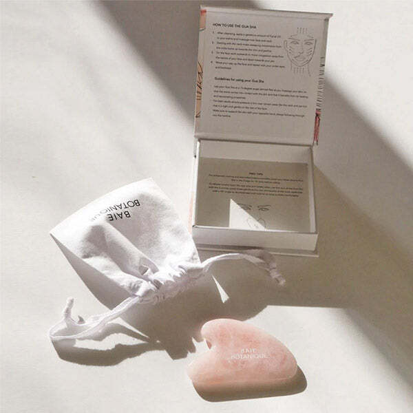 Baie Botanique Rose Quartz Gua Sha GOODS Superdrug   