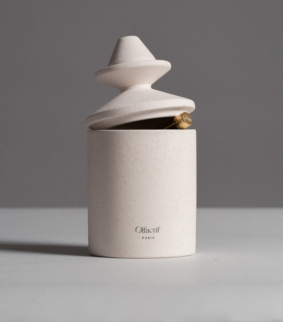 Olfactif Leo Amber candle 240g, imported from the UK