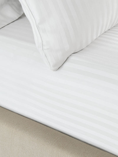 Catherine Lansfield Hvit Sateng Stripe Montert Laken