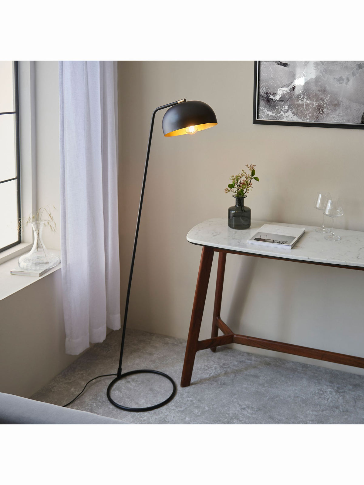 Gallery Home Claire floor lamp with matt black and antique brass finish - British product