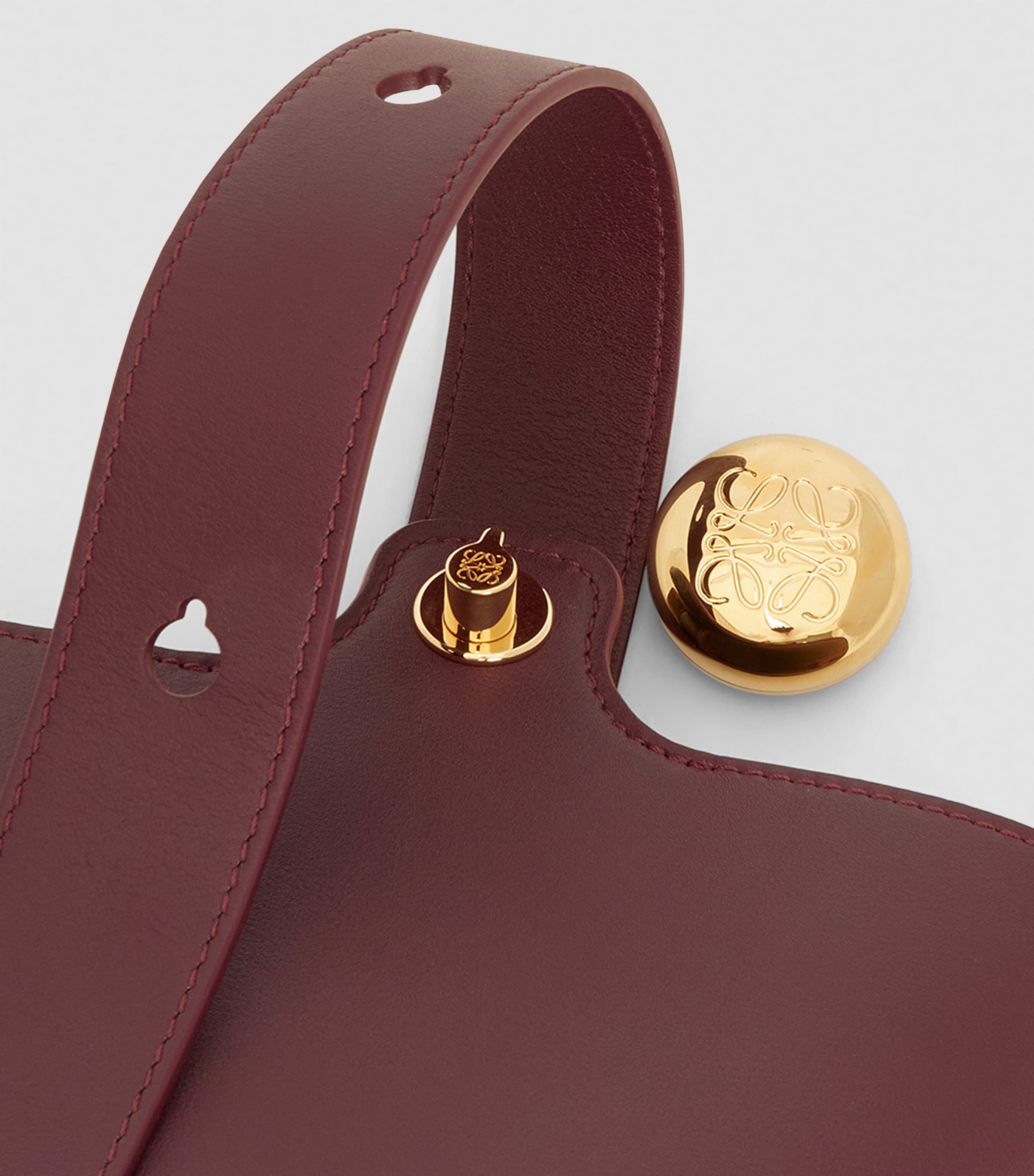 LOEWE Pebble mini leather bucket bag - British product