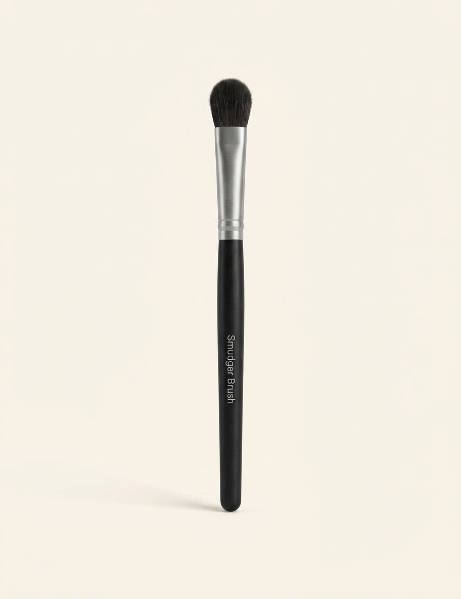 Charlotte Tilbury eye smudger brush V2, UK version