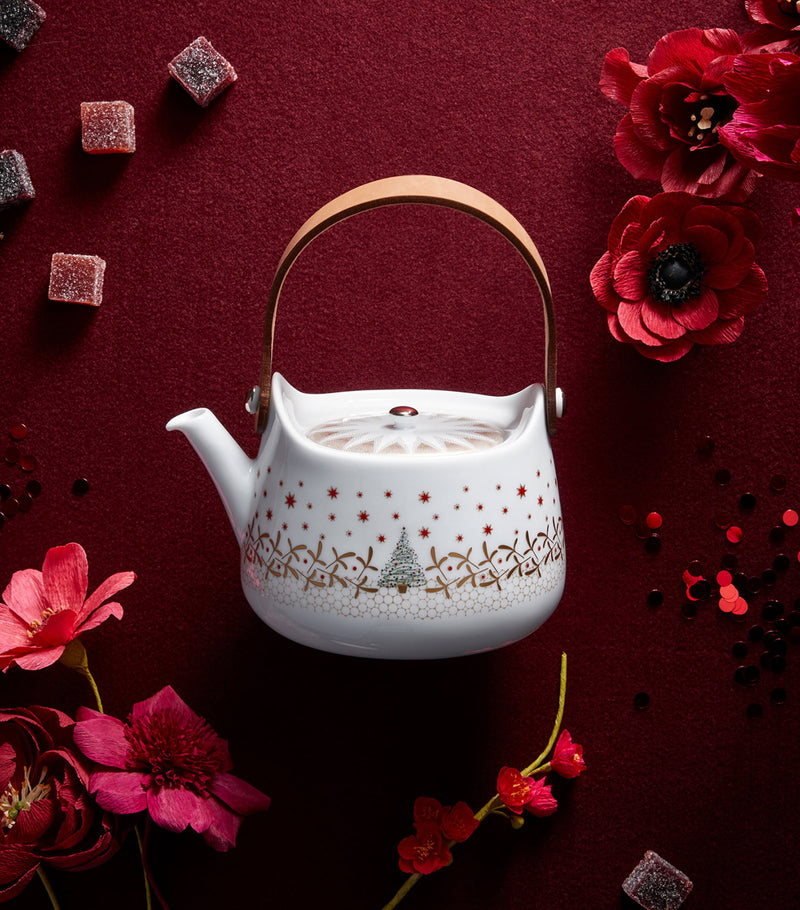 Bernardaud Noël 8-cup teapot - British product