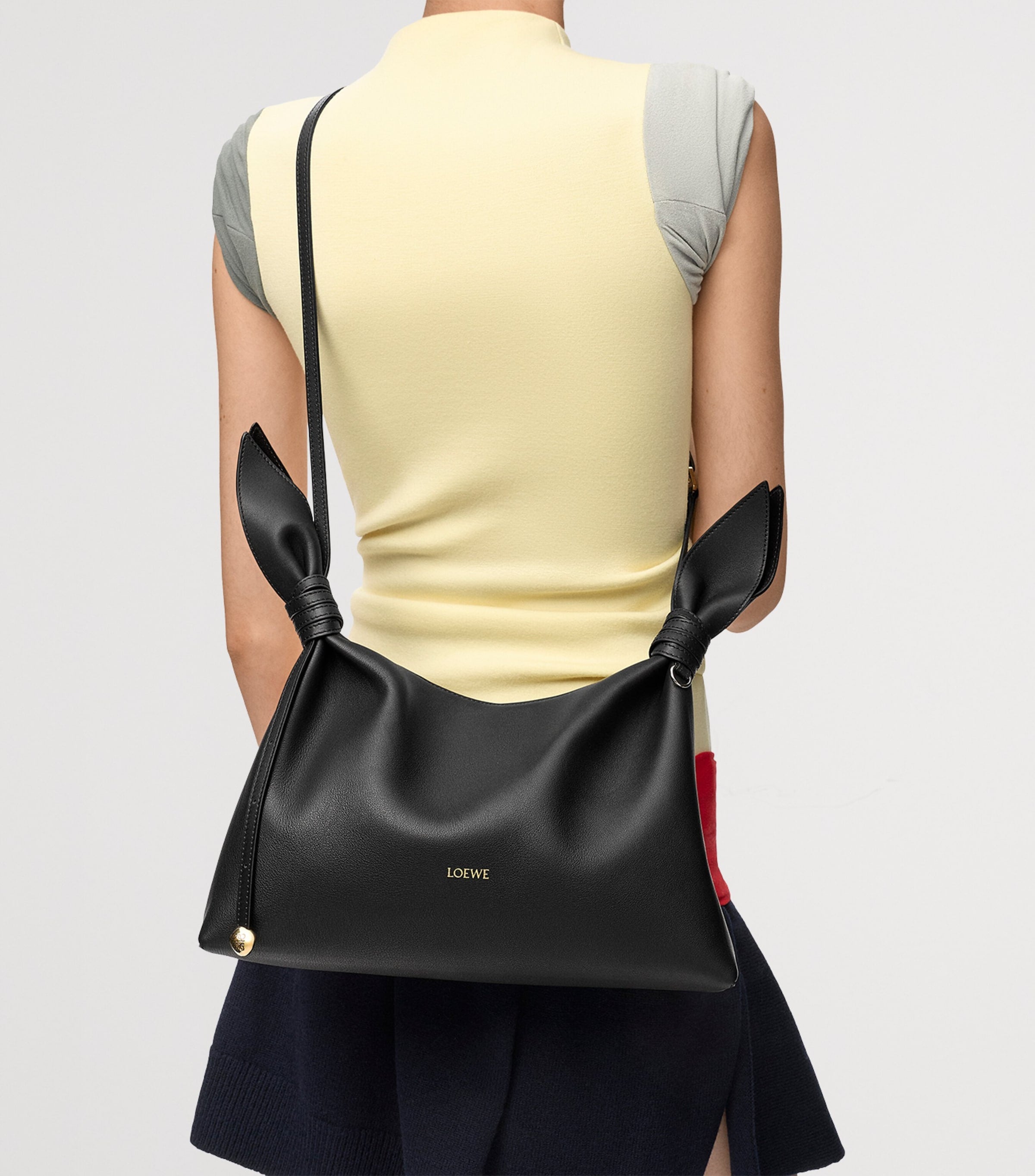 LOEWE Schal Umhängetasche Medium (Britische Marke)