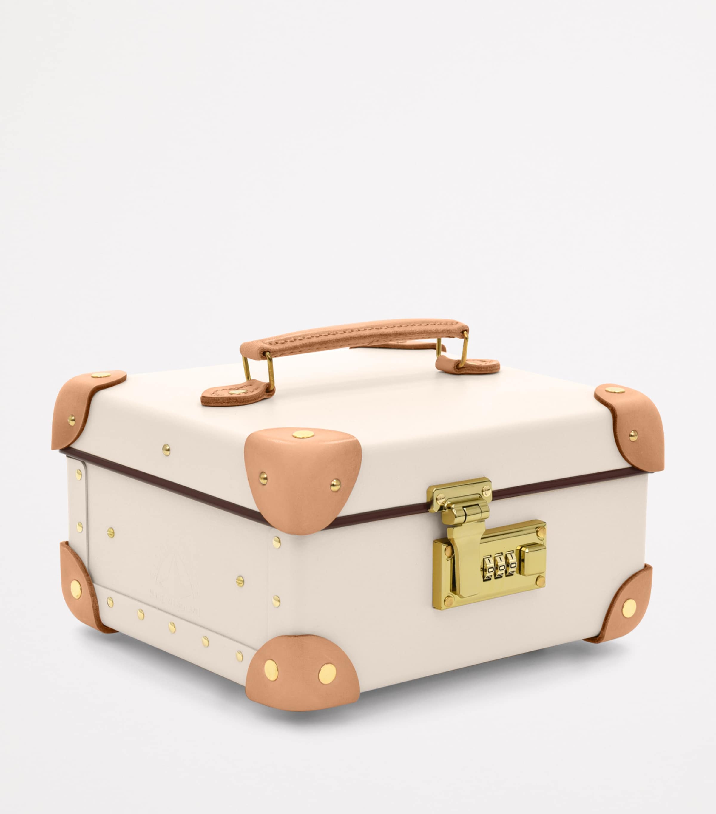 Globe-Trotter Safari jewellery case, UK version
