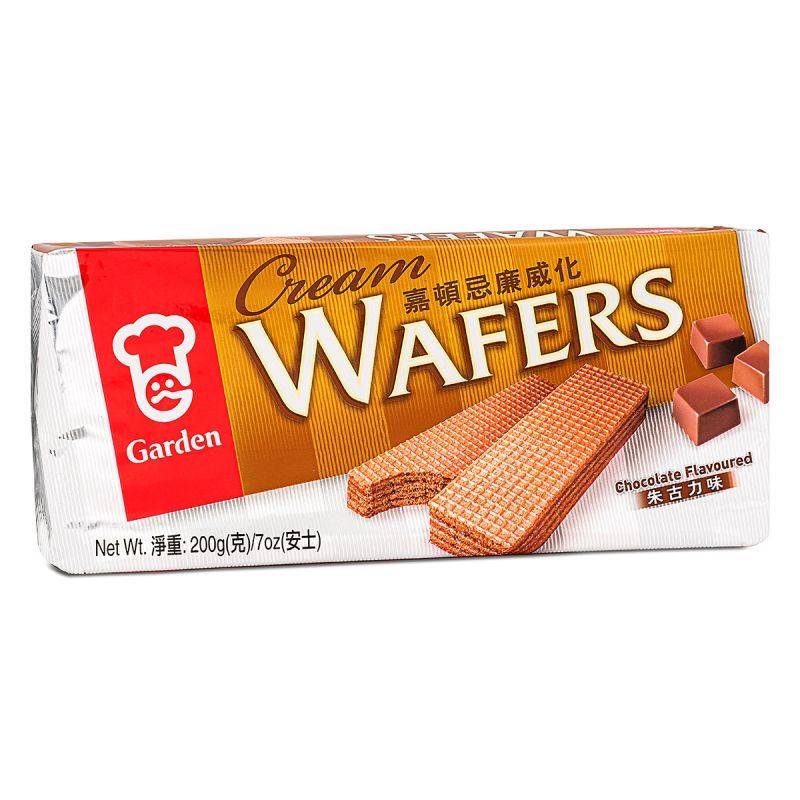 Garden cream wafers in chocolate flavour - British product
