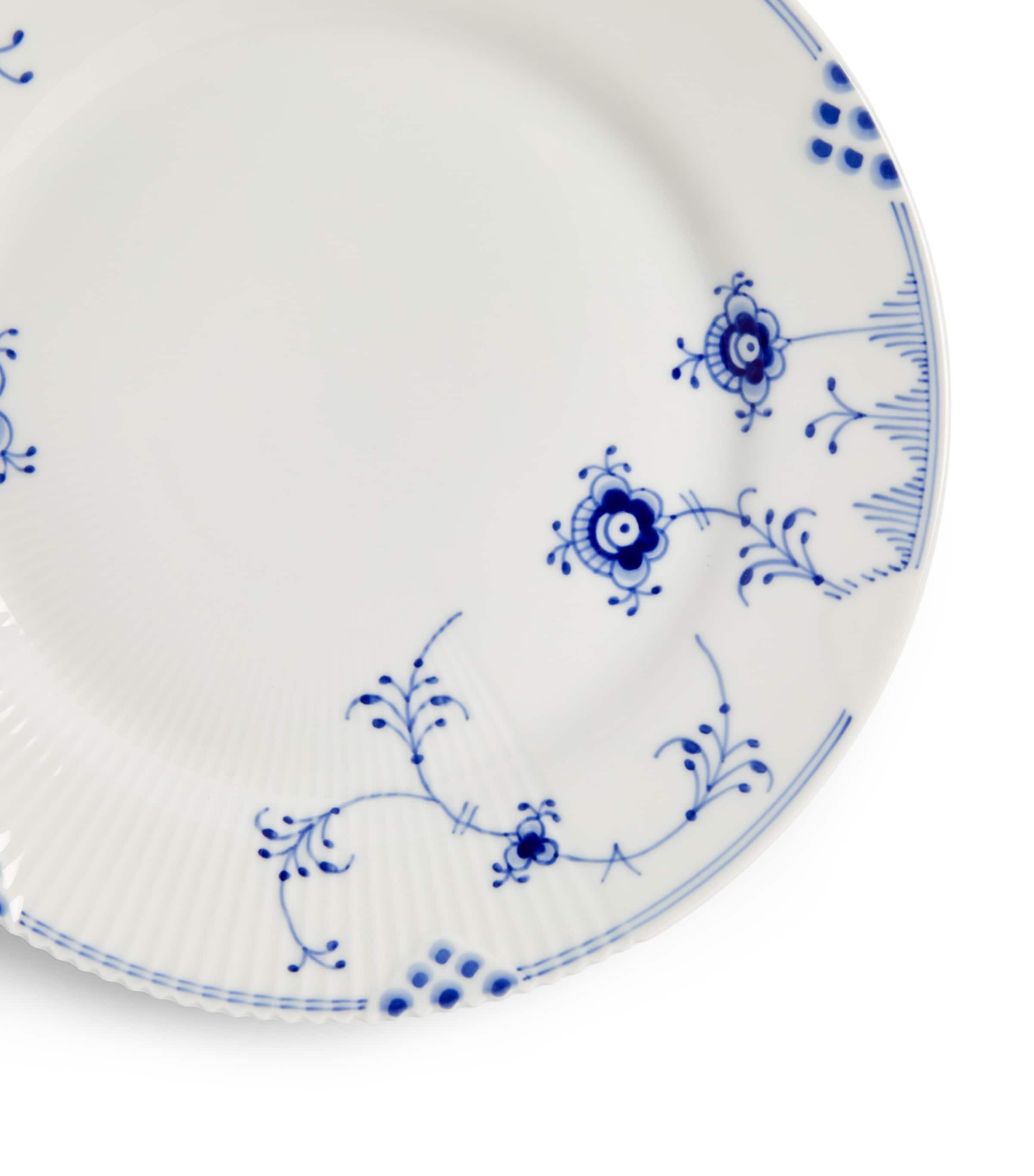 Royal Copenhagen Blue Elements plate 21cm, imported from the UK