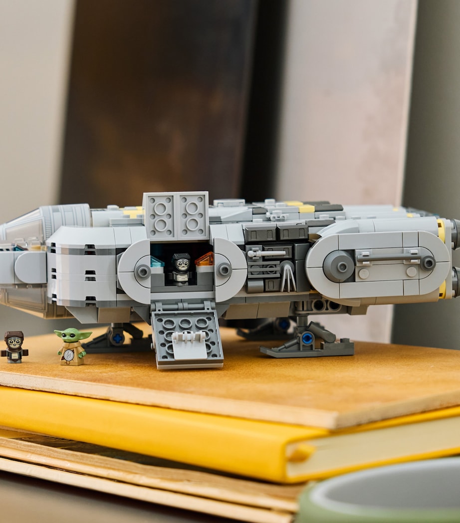Lego Star Wars building set Anzellan Starship 701 pieces, UK version
