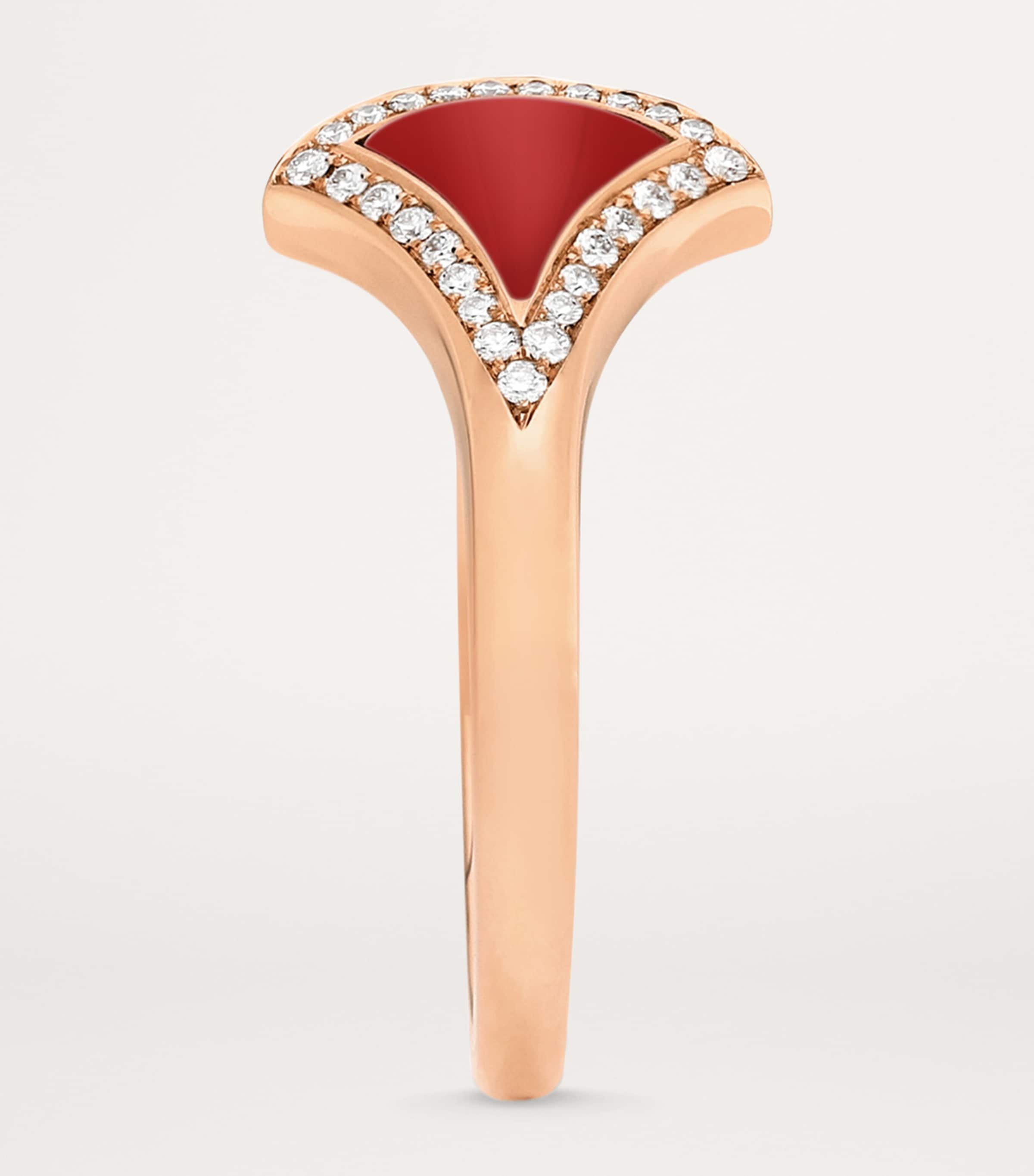 Bvlgari Divas' Dream ring with diamonds and carnelian - British product