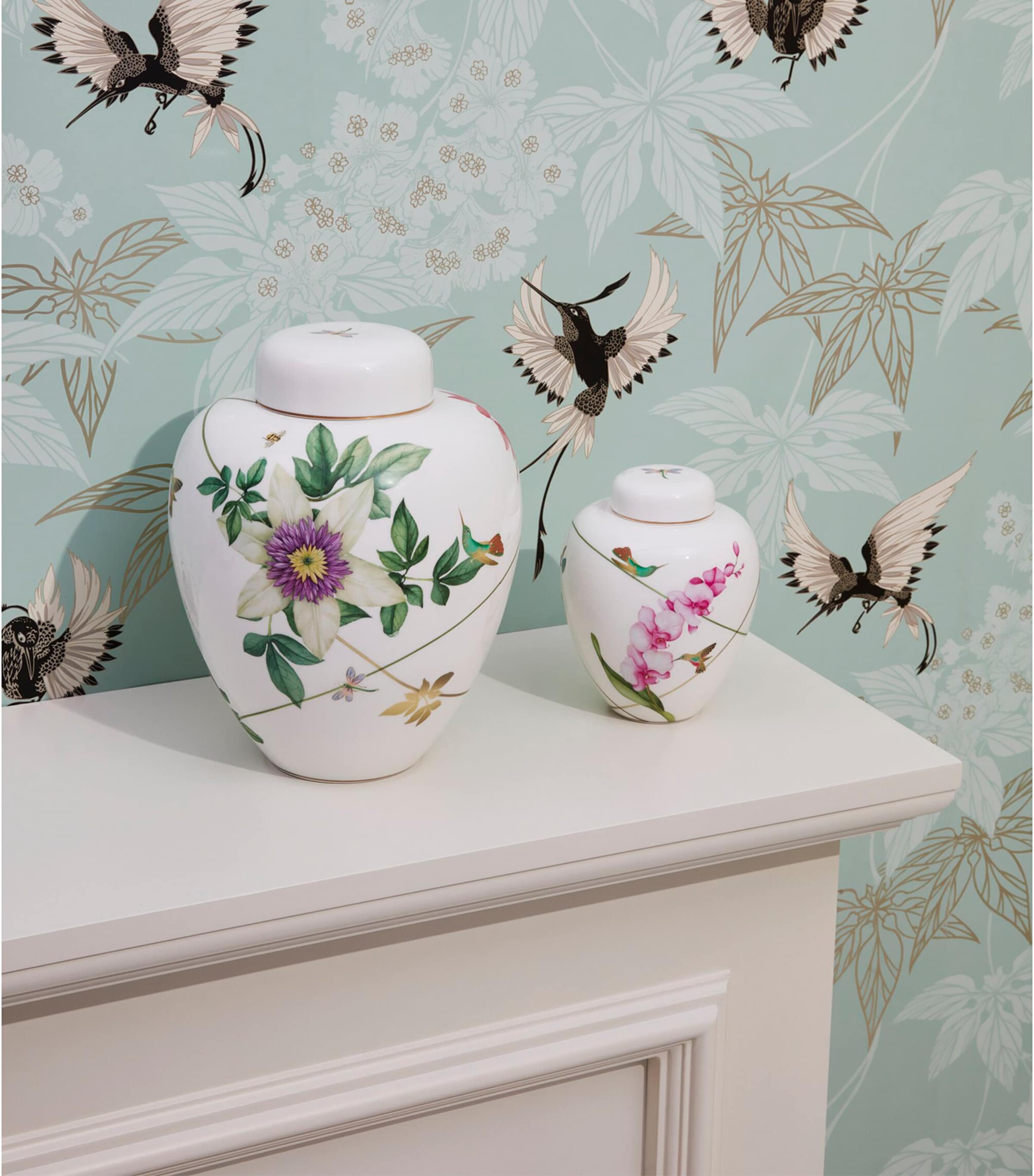 Wedgwood Hummingbird Lidded Vase 15cm (British brand)