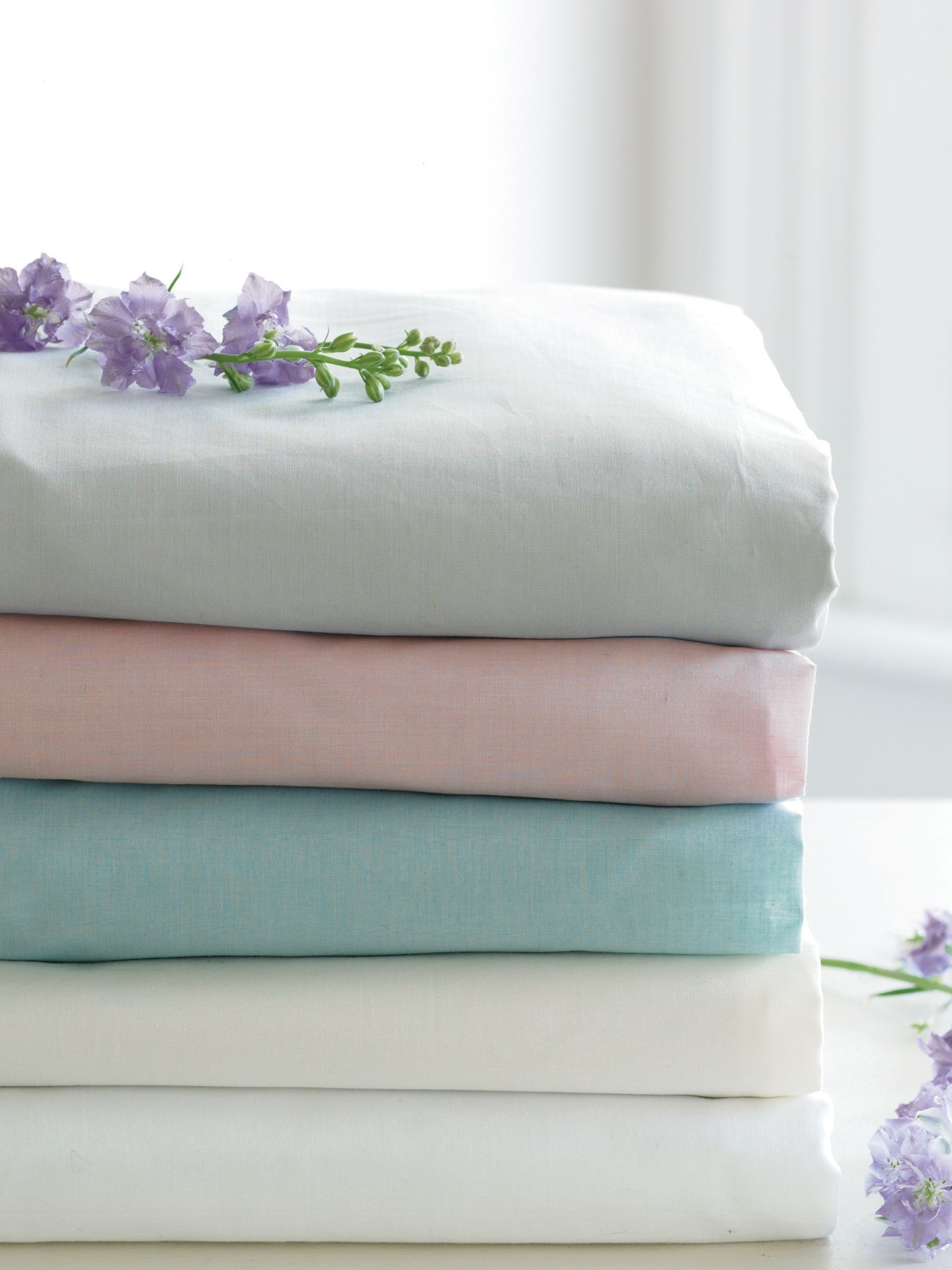 Laura Ashley cream fitted sheet, UK version