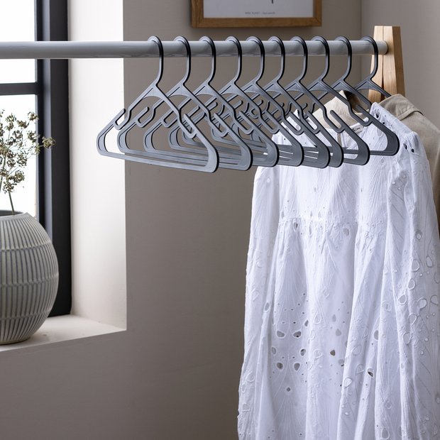 Home Essentials plastic hangers 20 pack (British brand)