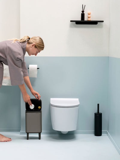 Grauer Brabantia Bo Abfallbehälter Hi 4L