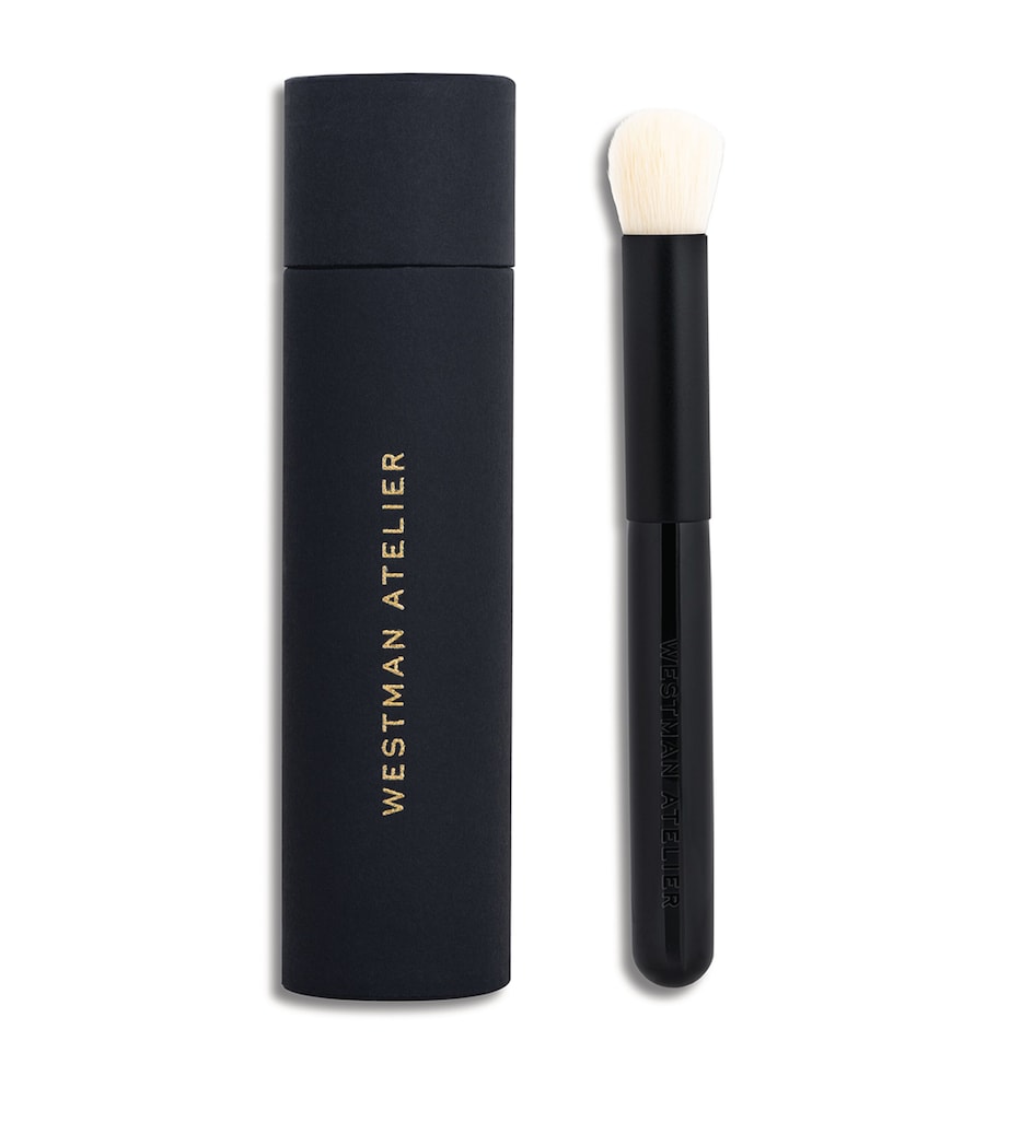 Westman Atelier compact blender brush with synthetic bristles (British brand)