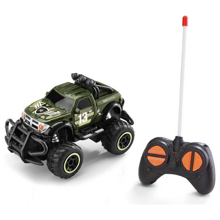 Revell Control Dodge RAM Field Hunter RC car - British product