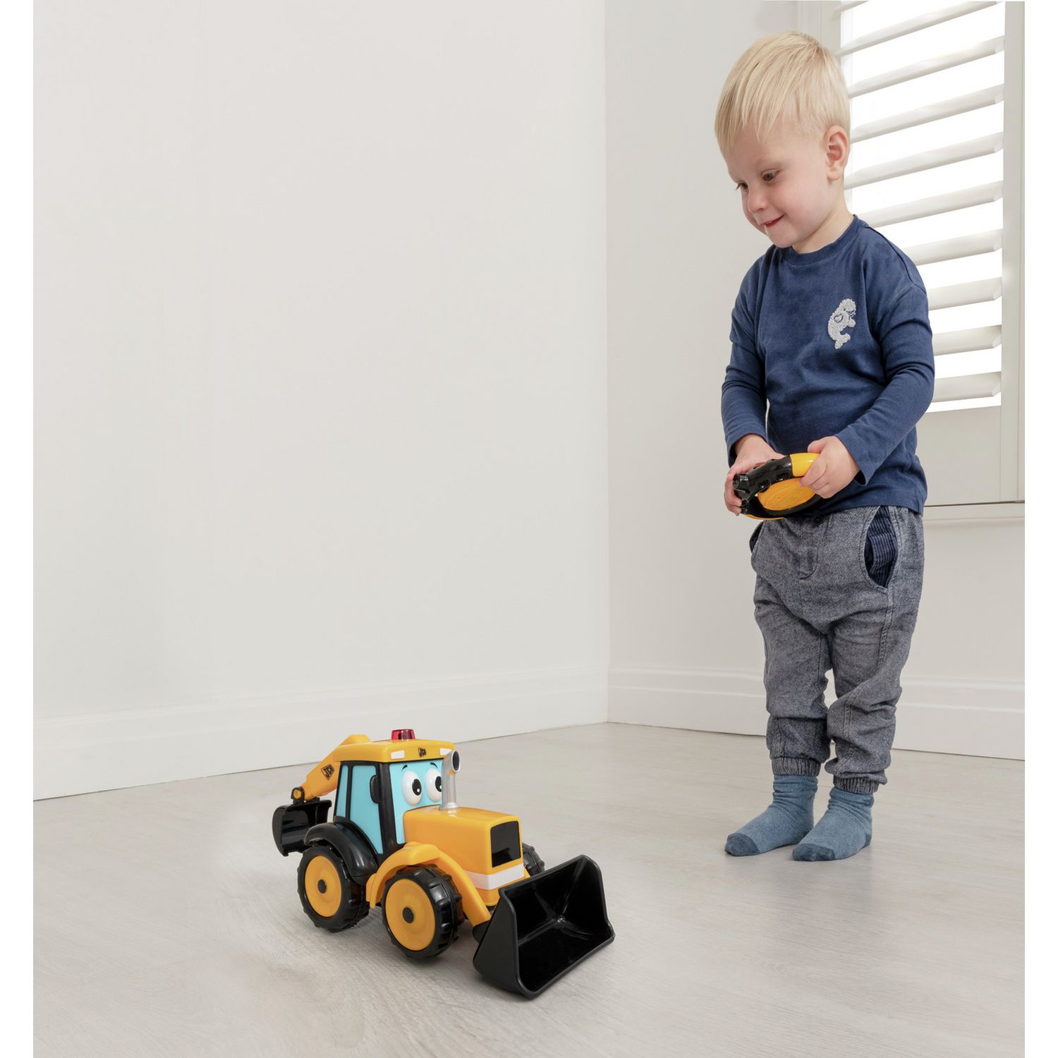 Teamsterz Joey JCB remote control digger toy, imported from the UK