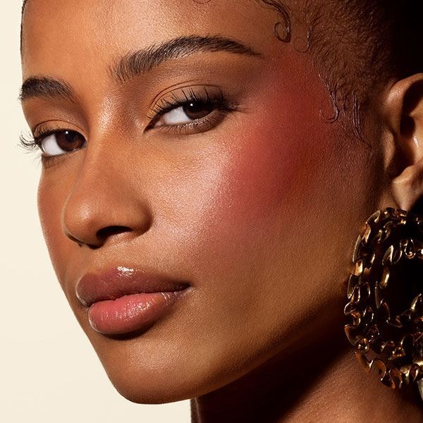 Morphe Hot Shot Blush Drops Flex Symbol, imported from the UK