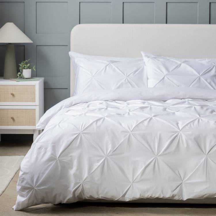 Argos Home pinch pleat pintuck white bedding set double (British brand)