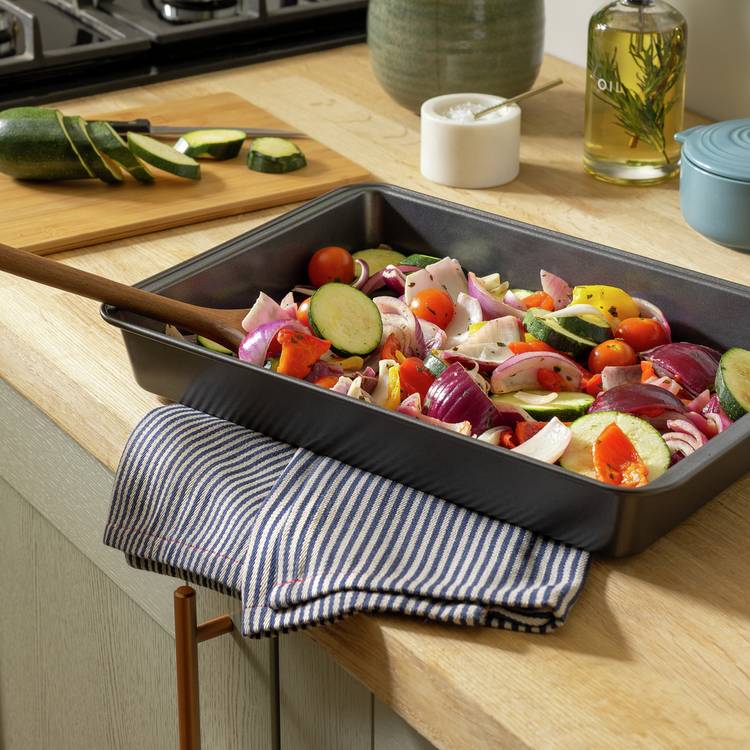 Habitat carbon steel roaster 34cm (British brand)
