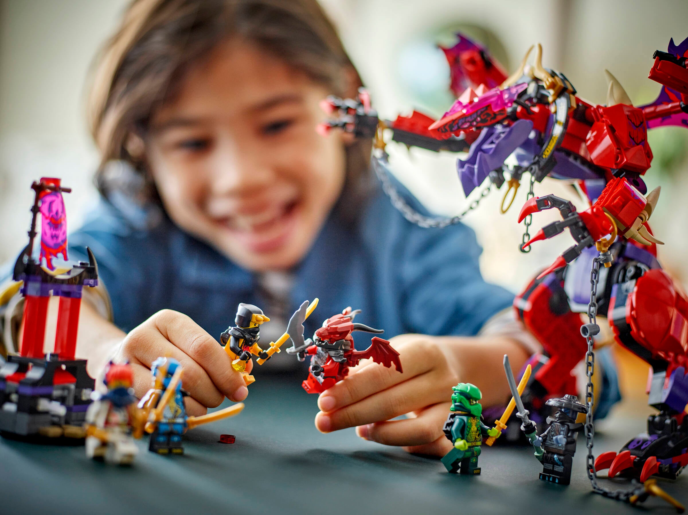 LEGO Thunderfang Dragon of Chaos Set 668 Pieces (British brand)
