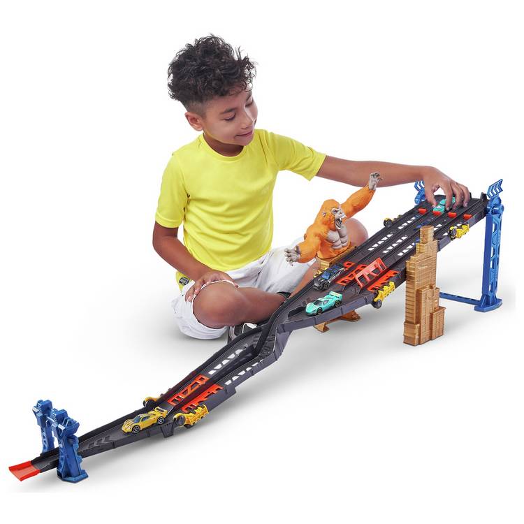Zuru Metal Machines gorilla car track set (British brand)