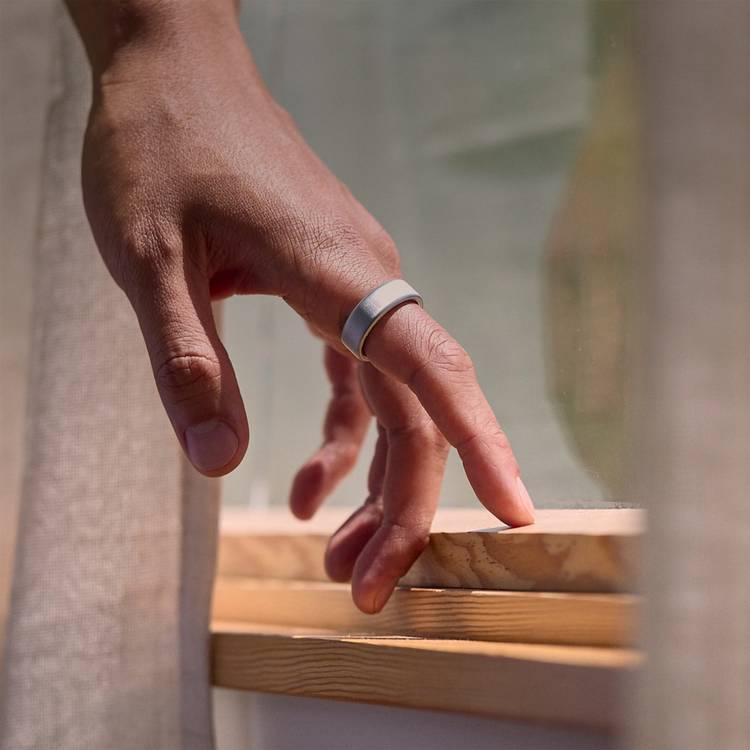 Oura smart ring brushed silver size 12, imported from the UK