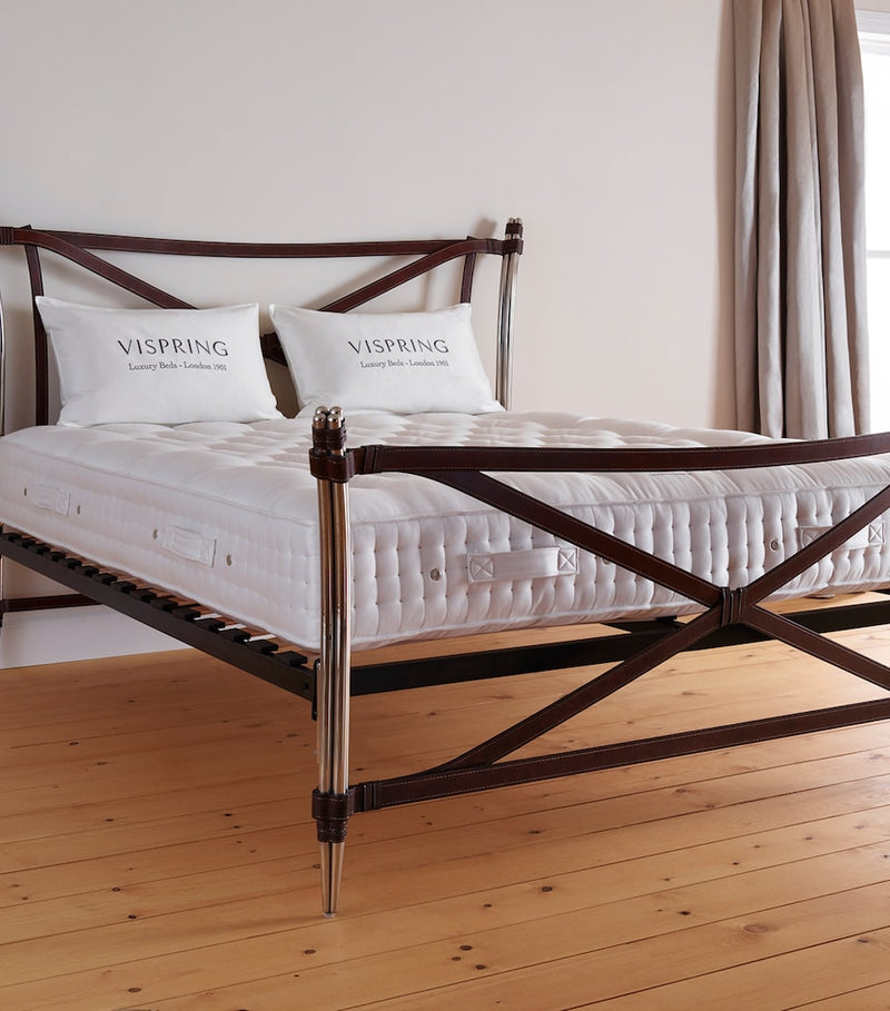 Vispring medium bedstead superb mattress 150cm x 200cm (British brand)