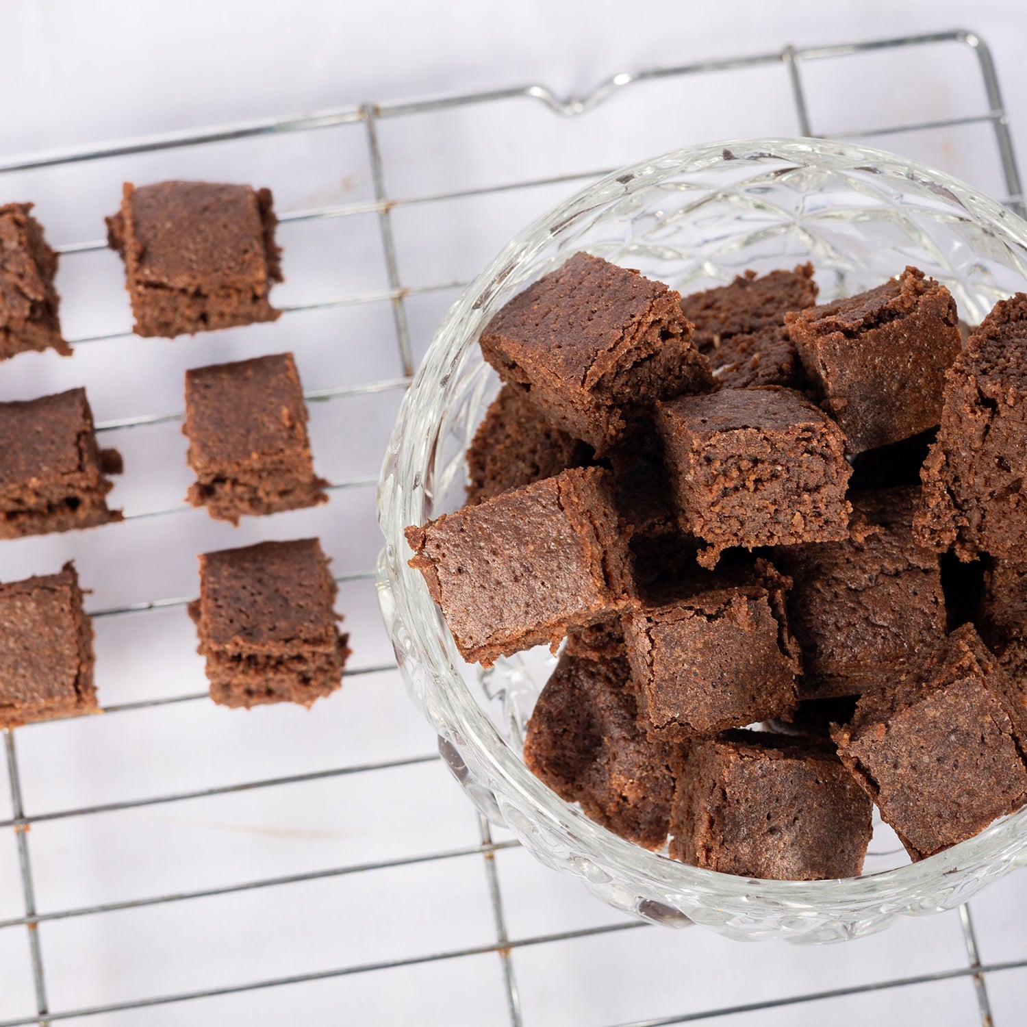 Go Low chocolate brownie baking mix 145g, imported from the UK