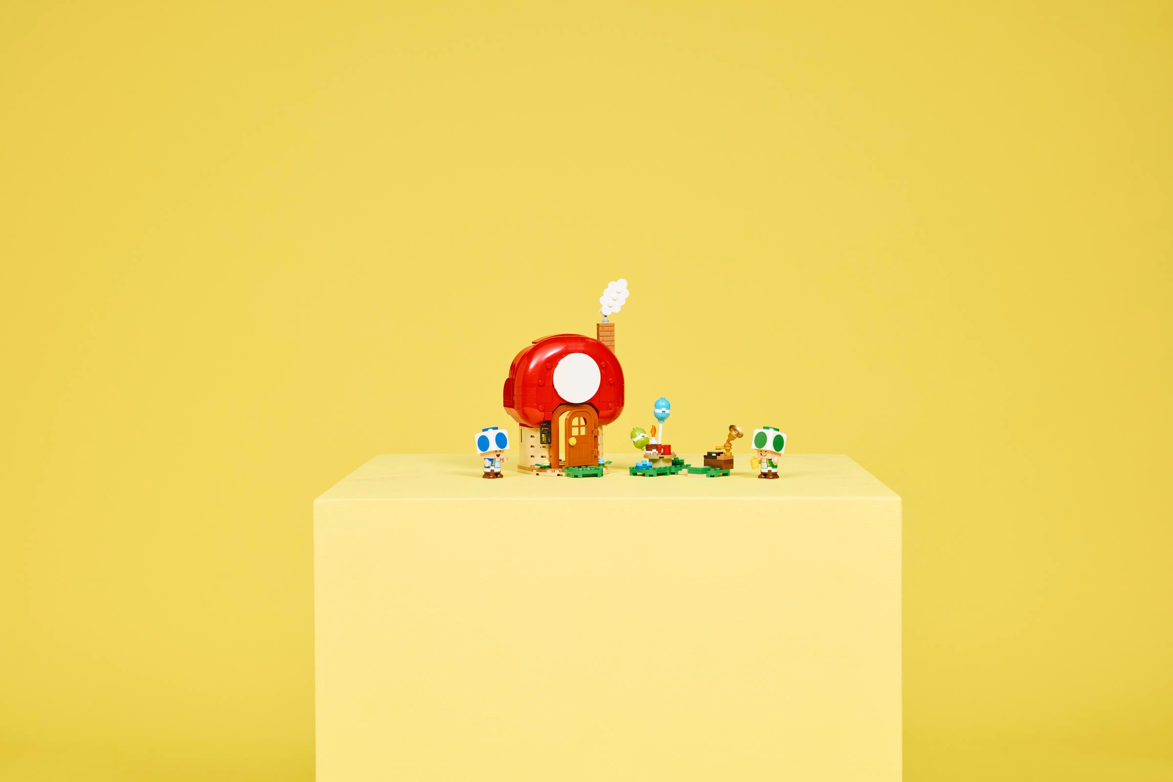 LEGO Super Mario Party at Toad's House 276, imported from the UK