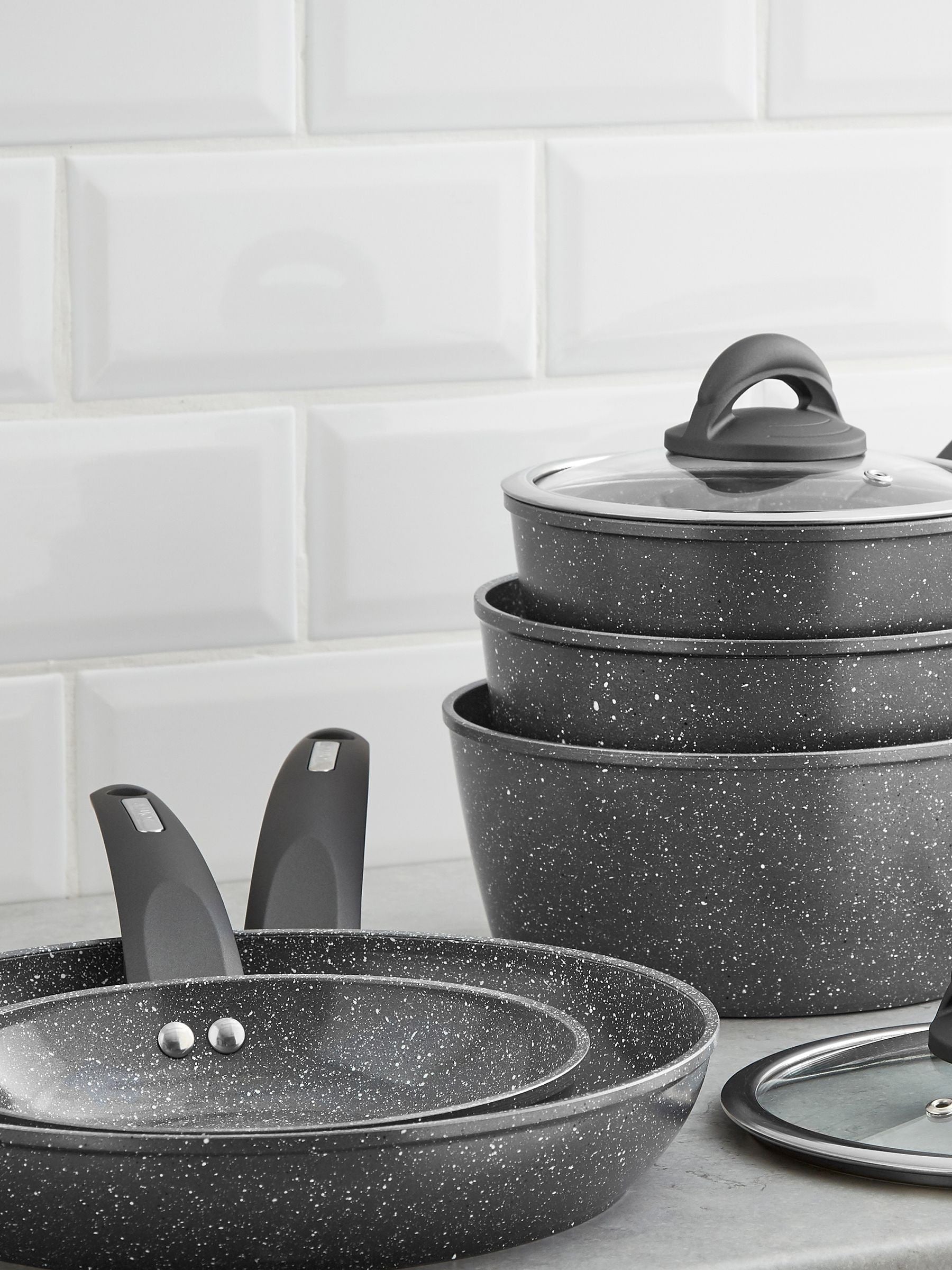 Tower 5 Piece Frying Pan and Saucepan Set (British brand)