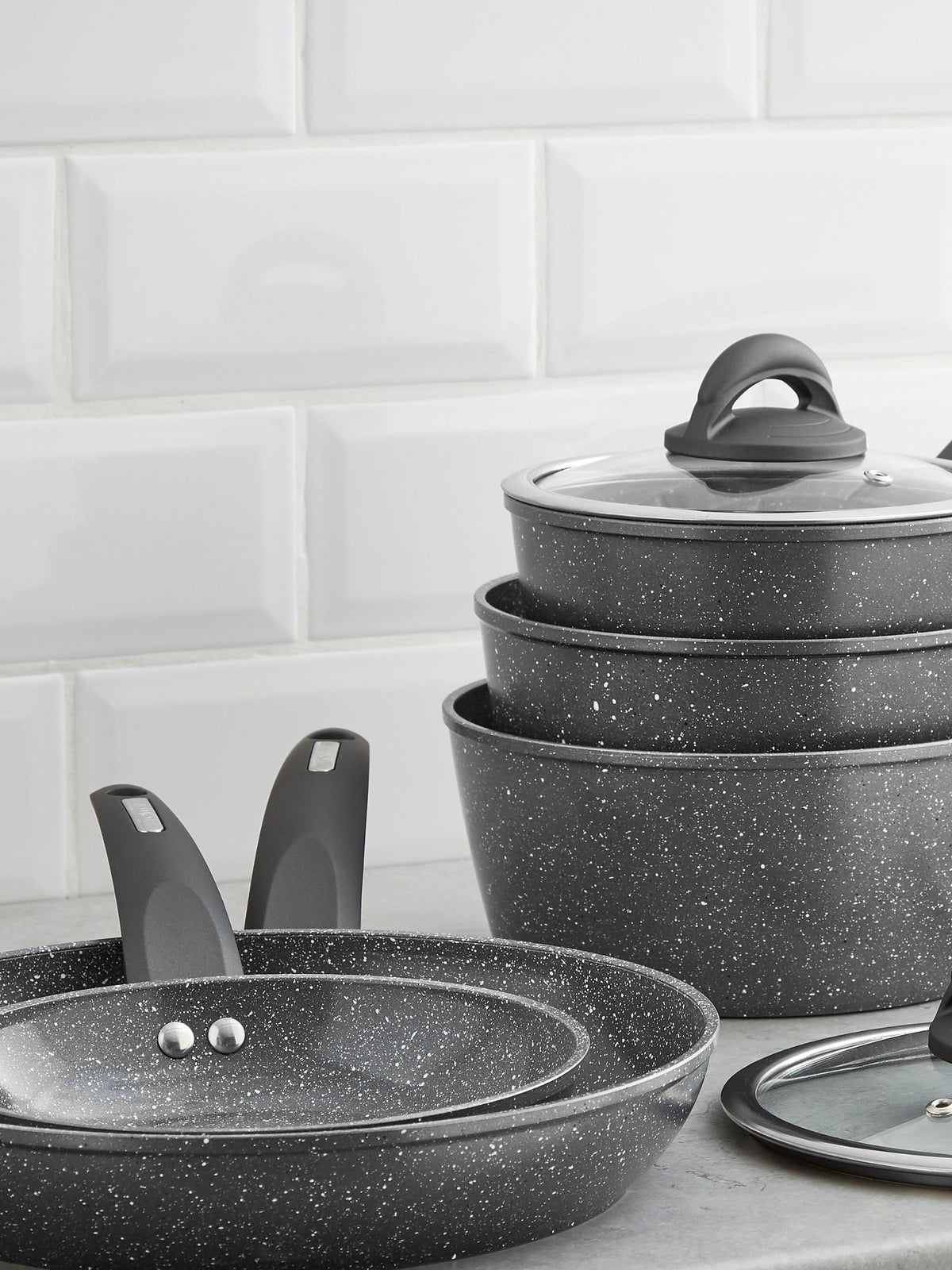 Tower 5 Piece Frying Pan and Saucepan Set (British brand)