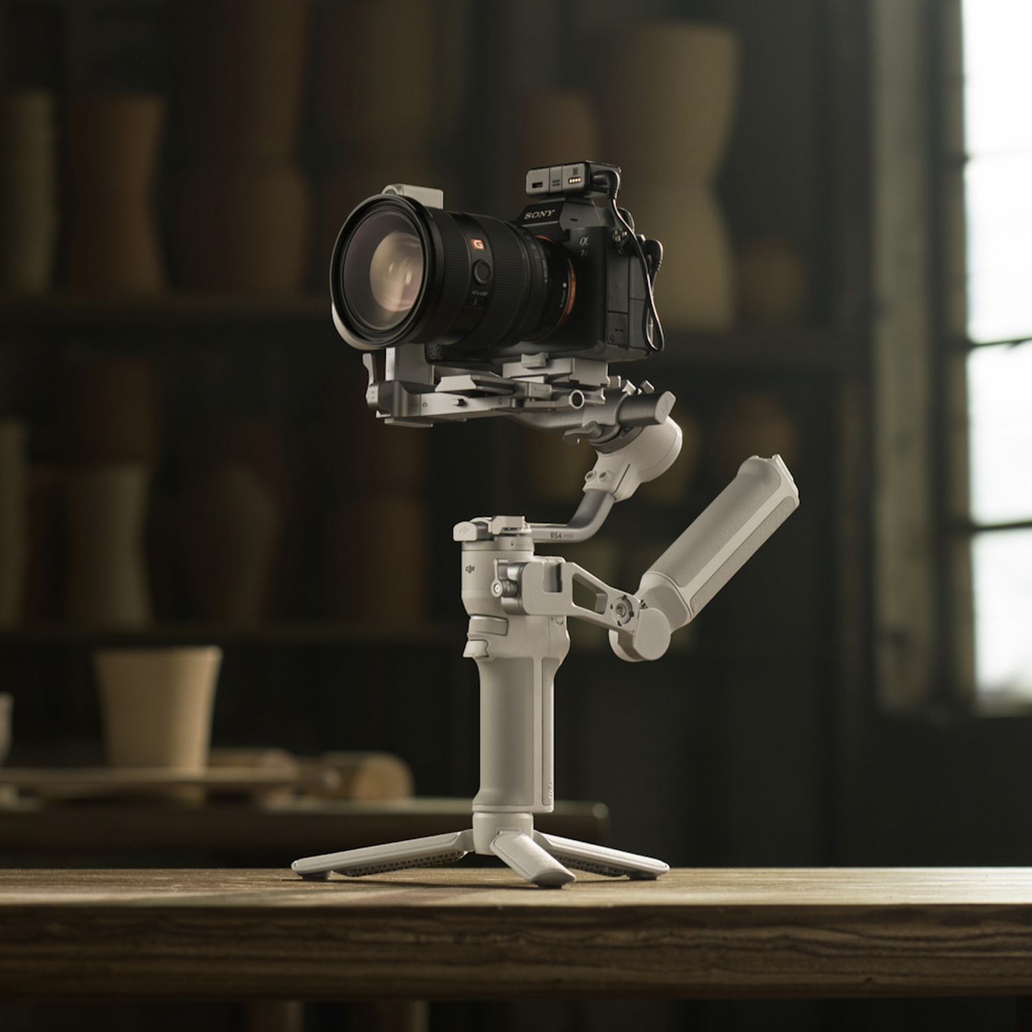 DJI RS 4 Mini Combo gimbal stabilizer for cameras, UK version