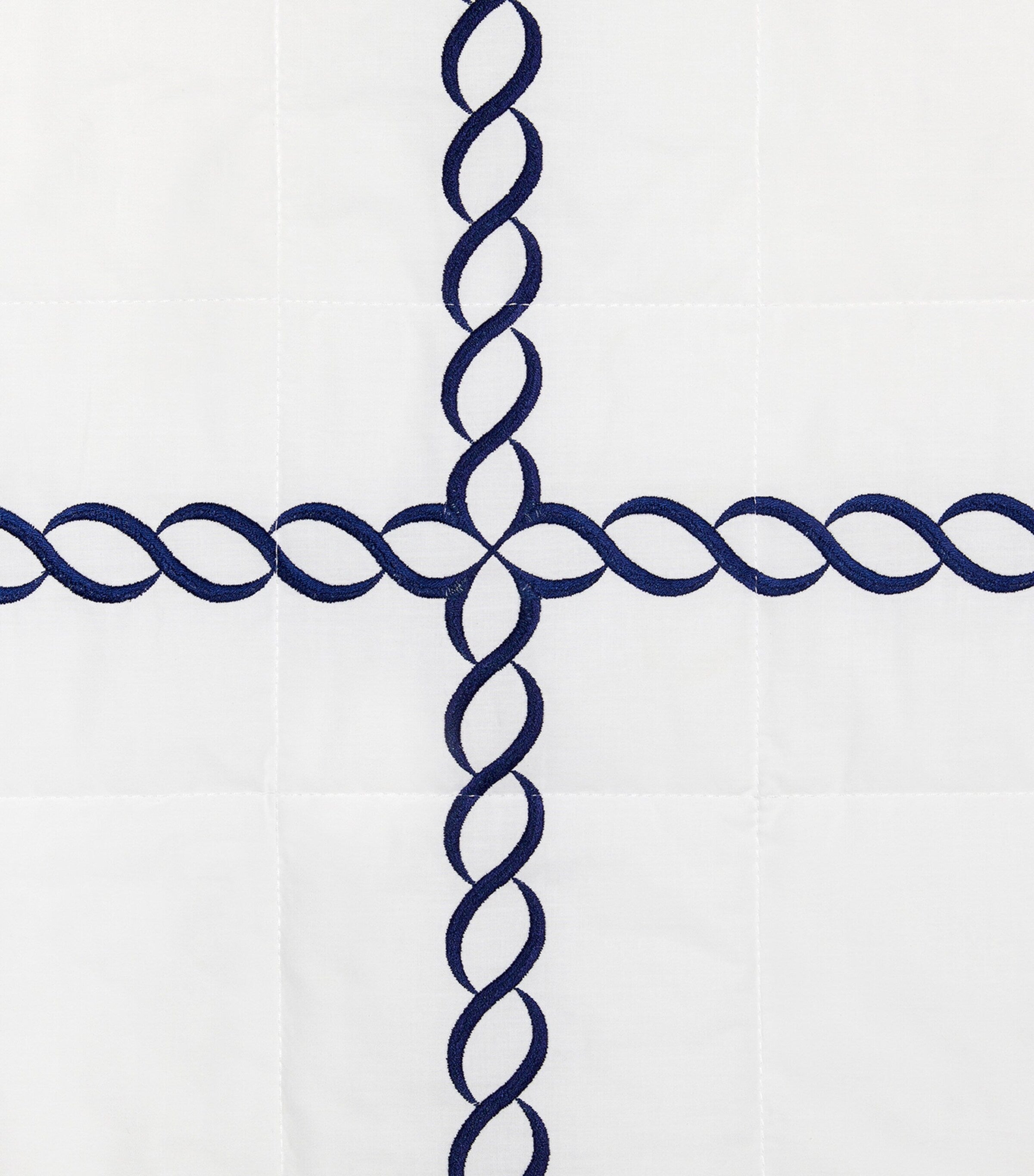 Pratesi Treccia super king bedspread 290x260cm, imported from the UK