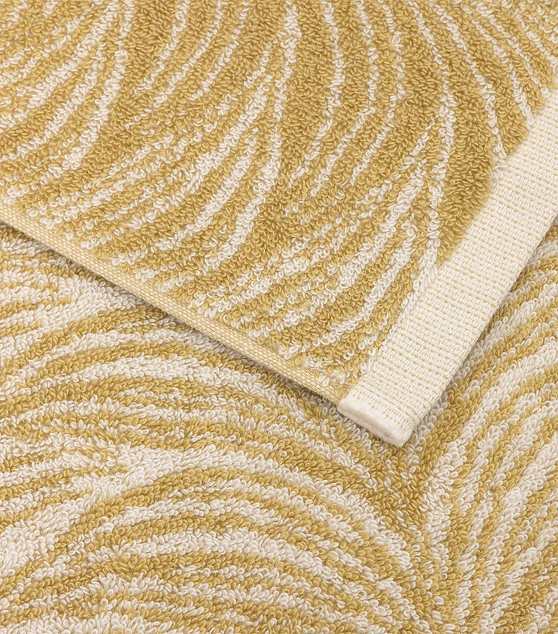 Yves Delorme Pollen guest towel 42cm x 70cm (British brand)
