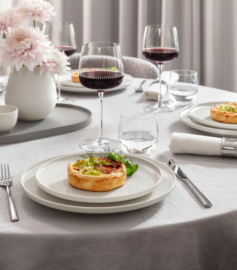 Villeroy & Boch porcelain Afina flat plates set of 6, 27cm diameter (British brand)