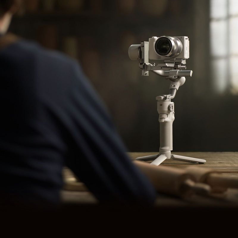DJI RS 4 Mini gimbal lightweight stabiliser for creatives - British product