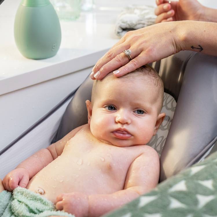 Ingenuity Foldaway Bather baby bath, UK version