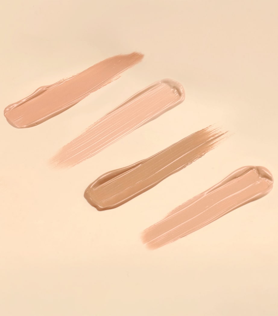 Sensai Highlighting Concealer beauty product (British brand)