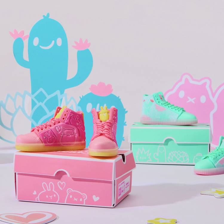MGA Miniverse Make It Mini Fashion Sneakers craft kit (British brand)