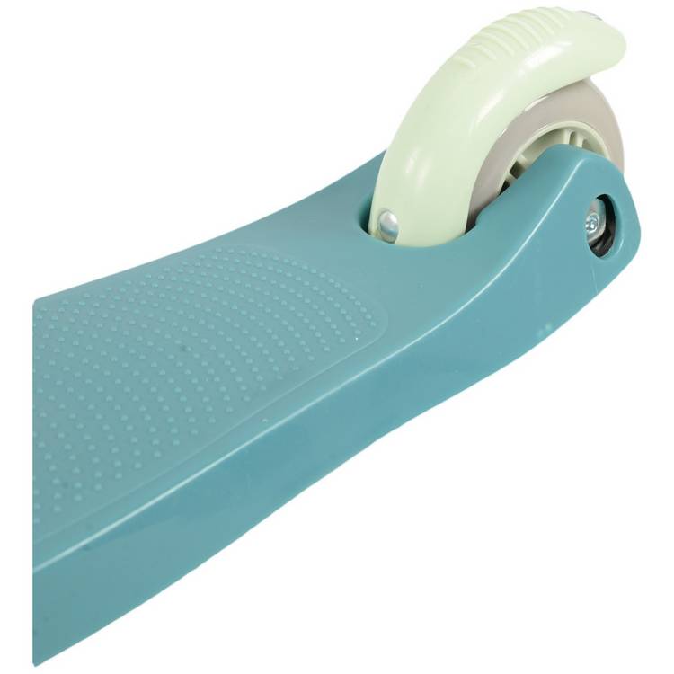 MoVe light up 3 wheeled scooter (British brand)