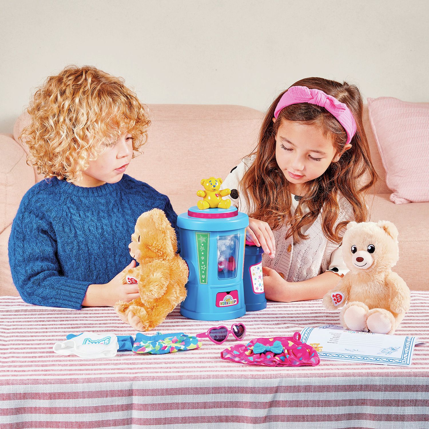 Build-A-Bear stuffing station play set with two bears (British brand)