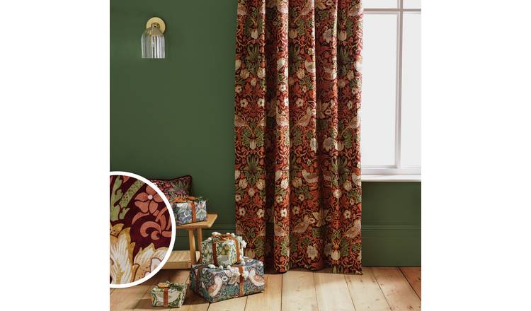 Morris & Co. red Strawberry Thief curtains 117x137cm, UK version