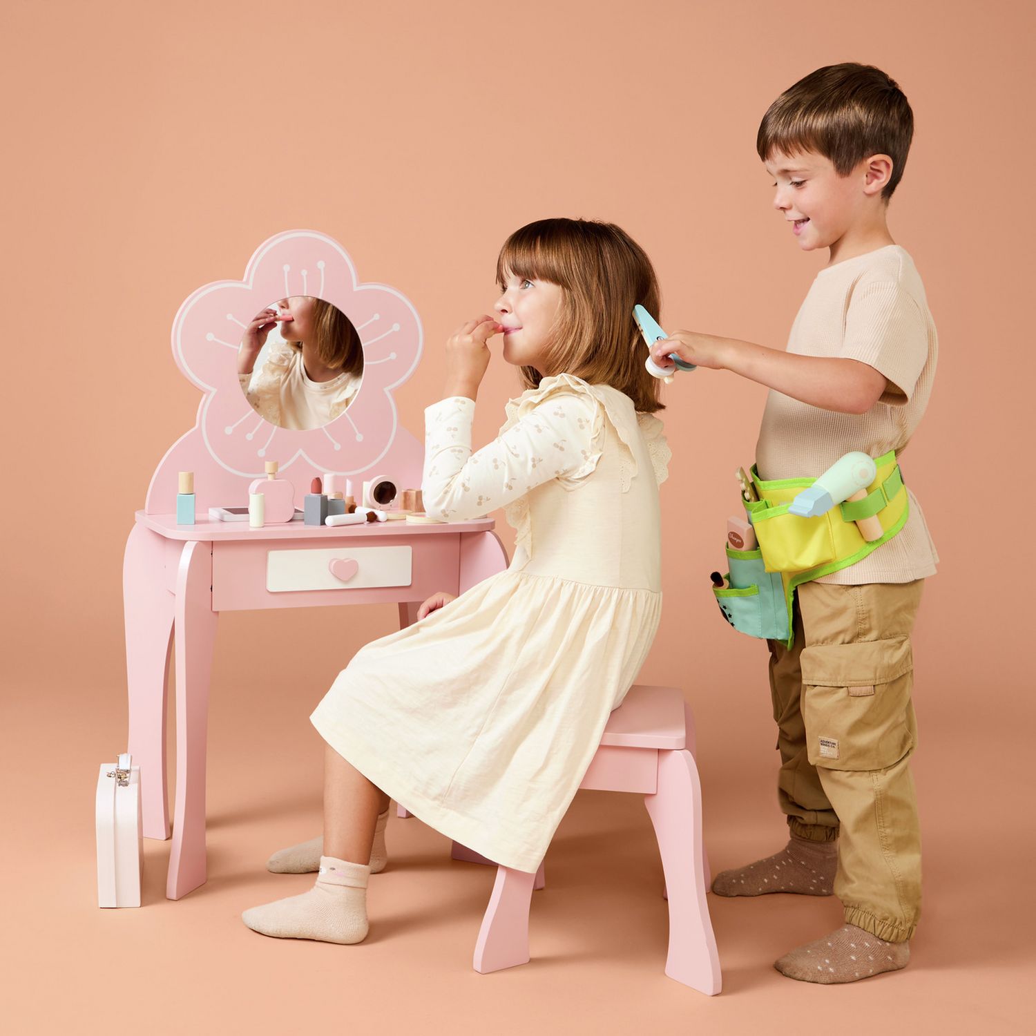 Chad Valley barber roleplay playset with tools, UK version