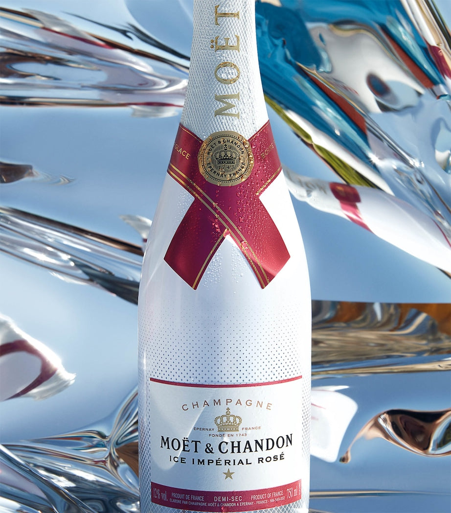 Moët & Chandon Rosé Impérial Ice Champagne 75cl, imported from the UK